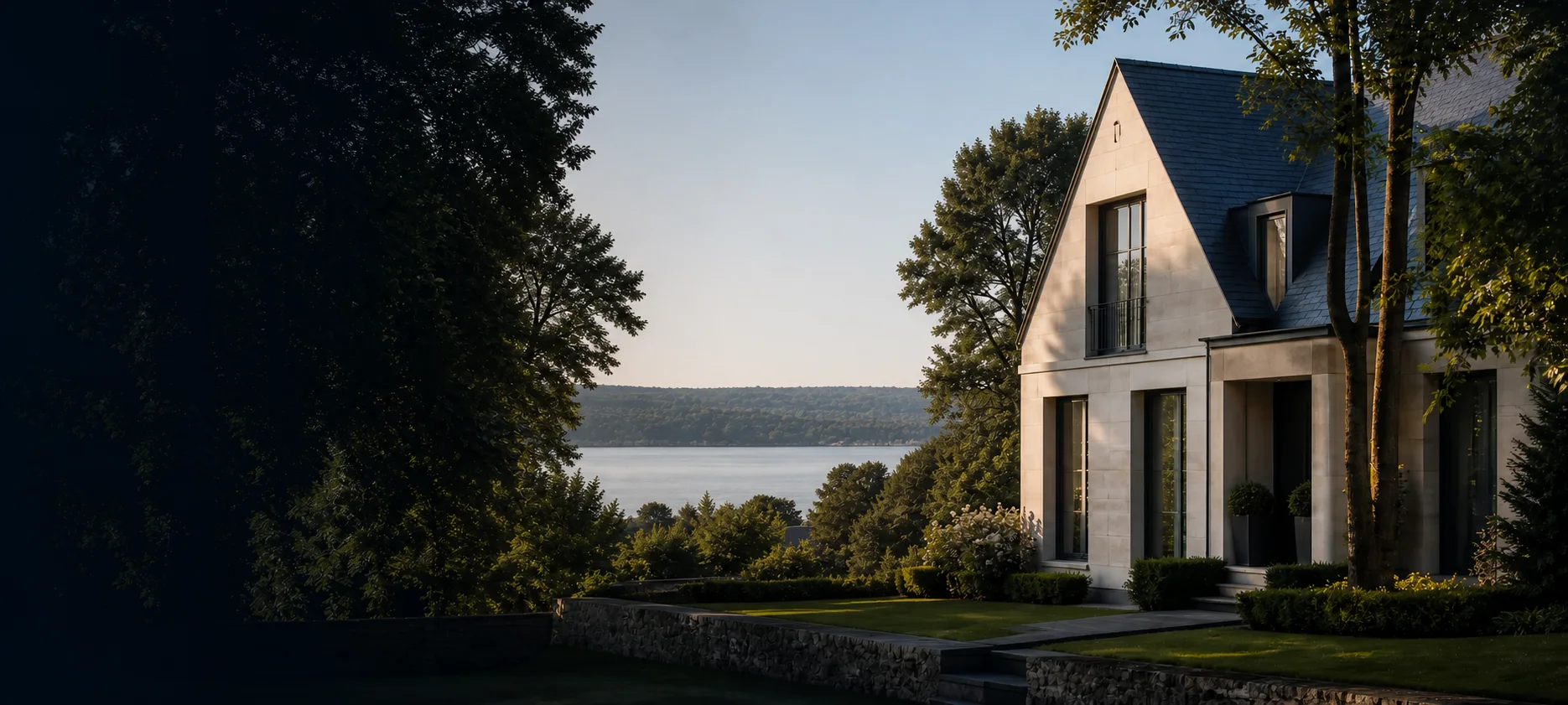 Wohnarchitektur mit weitem Seeblick im Rhein-Ruhr-Gebiet