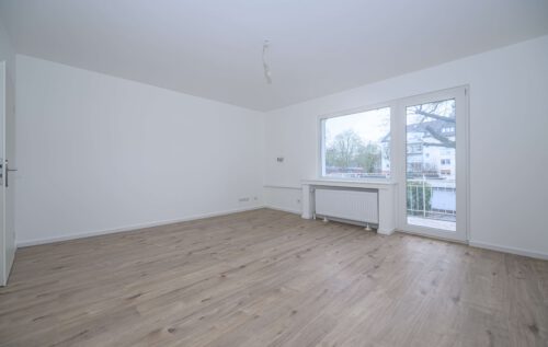 Erstbezug nach Renovierung – Sehr schöne und helle3 Zimmer Wohnung in Neudorf, 47057 Duisburg, Etagenwohnung