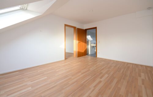 Exklusives Wohnerlebnis mit Weitblick in Duisburg – Duissern: 3-Zimmer-DG Wohnung, 47058 Duisburg, Dachgeschosswohnung