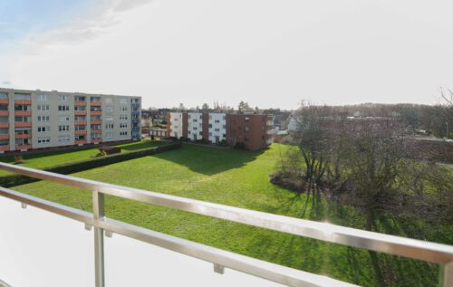 Sehr schöne und helle drei Zimmer Wohnung in Moers Hochstraß, 47443 Moers, Etagenwohnung