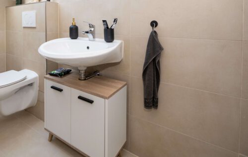 Innenhafen fußläufig erreichbar – Kürzlich saniert – 1,5-Zimmer-Wohnung mit Balkon, 47059 Duisburg, Etagenwohnung