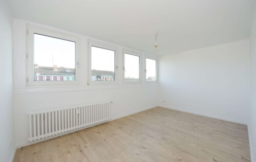 Komplett-Sanierung im Jahr 2020! Helle und freundliche 2-Raum-Wohnung in sehr ruhiger Lage, 47906 Kempen, Dachgeschosswohnung zur Miete