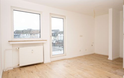 Innenhafen fußläufig erreichbar – Kürzlich saniert – 1,5-Zimmer-Wohnung mit Balkon, 47059 Duisburg, Etagenwohnung